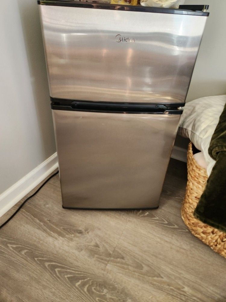 Dorm Refrigerator