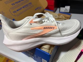 Brooks Revel 9