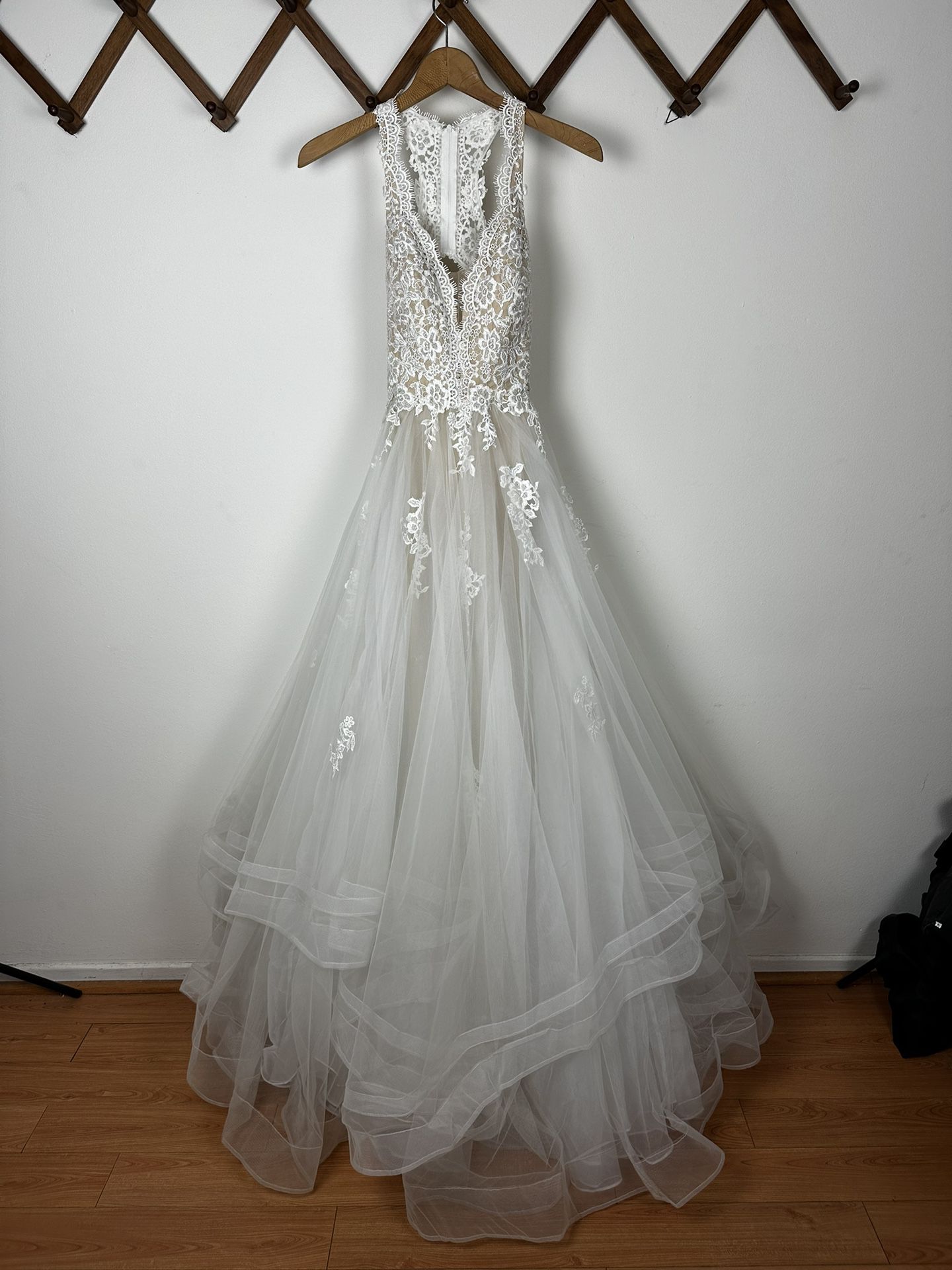 La Femme Bridal / Formal Gown 27603 Sz 4 NWT