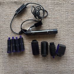 Dyson Airwrap (first-generation Complete set in black/purple)