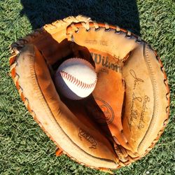 WILSON -33-INCH BASE BALL CATCHERS  GLOVE 
