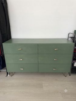 Chest of drawers