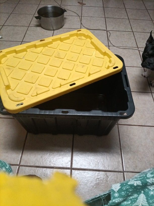 Big Bin $10 Storage Like New