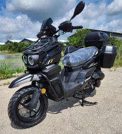 NEW Condor Tank 200 4 Stroke EFI Scooter - Black
