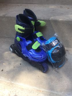 Roller blades for kids with knee pads
