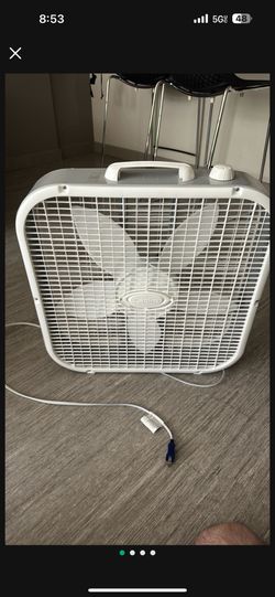 Box Fan Like-New Condition 