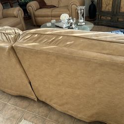 Leather Couch And Chair 4 Recliners Top Grain Leather No Rips Or Tears Excellent Shape 900.00 Or Best Offer 