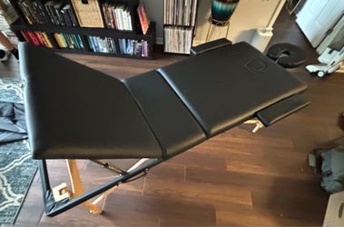 Professional massage Table