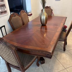 Wooden Dinning Room Table Plus  Chairs