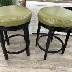 2 Bar Top  Stools 