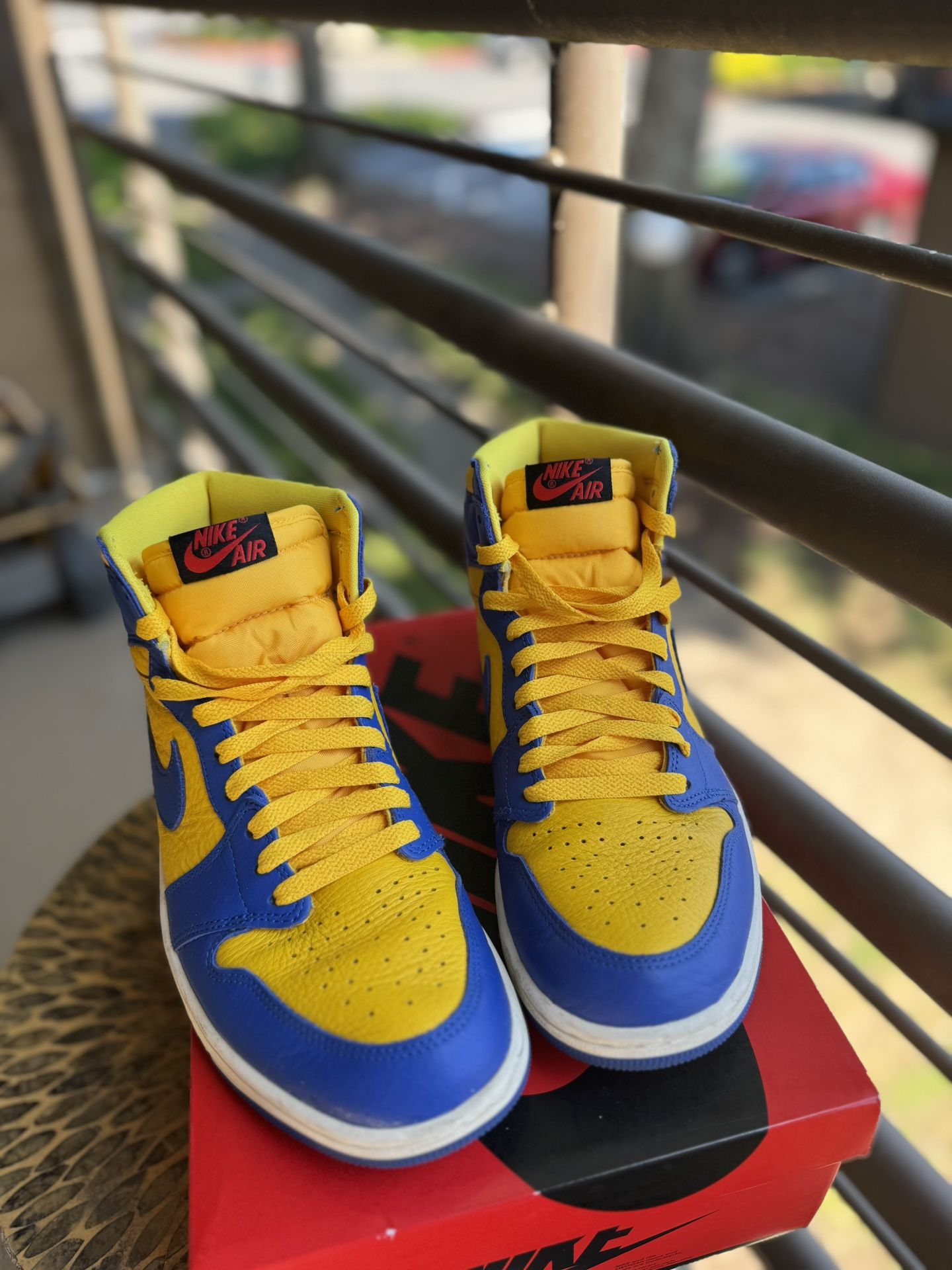 Air Jordan 1 High Reverse Laney
