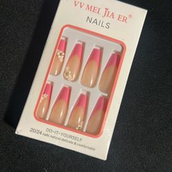 Press on nails
