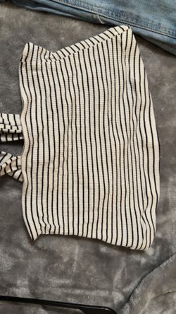 Crop top shirt size large