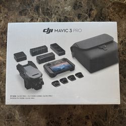DJI Mavic 3 Pro Cine Premium Combo DJI RC Pro