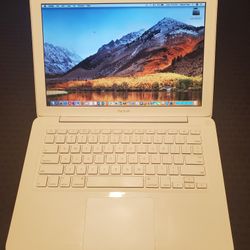 Apple MacBook Pro Laptop