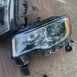 2019 JEEP GRAND CHEROKEE HEAD LIGHTS