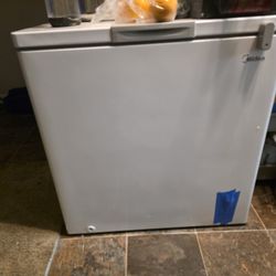 Midea Chest Freezer