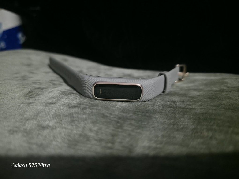 Garmin Vivosmart 4 Fitbit