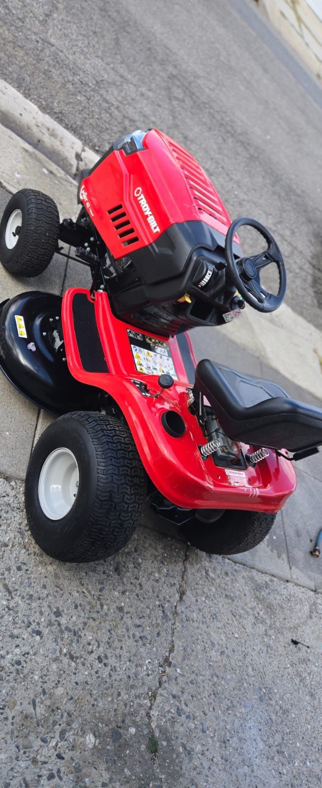 Trout Buil Tractor Para Cortar Grama