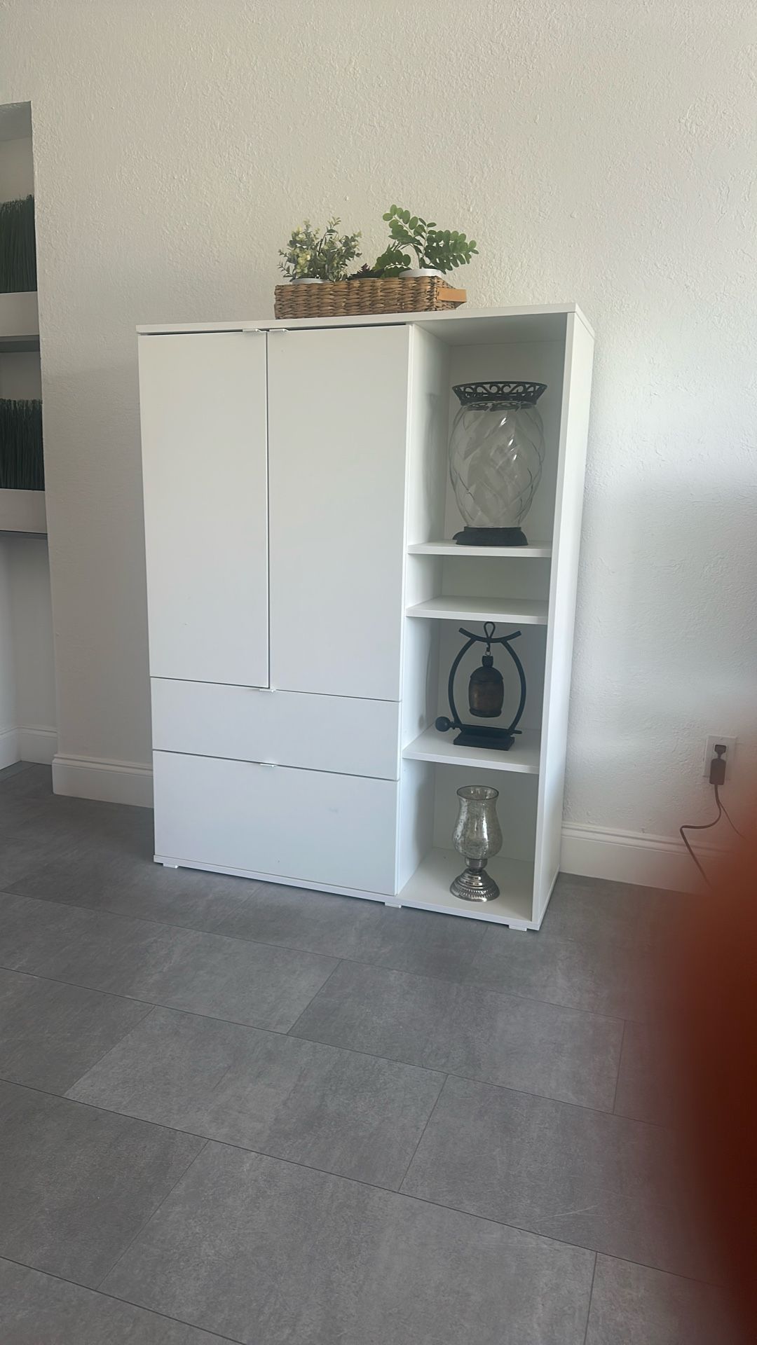 White Cabinet