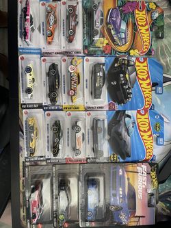 Huge Lot Of Hot Wheels