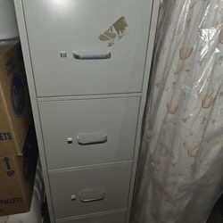 Used good condition 4 drawer file cabinet