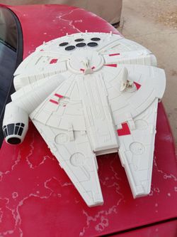 I have this nice very nice vintage old Star wars item I don't know what it's called but I think it's called the falcon millennium or something I want 