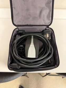 Tesla Charger - Mobile Connector
