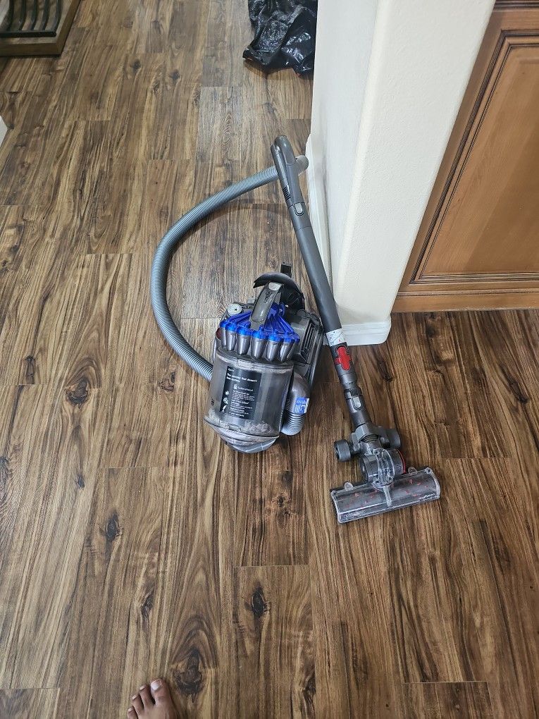 Dyson DC 23
