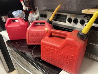GAS CONTAINERS  GREAT FOR YOUR GAS STORAGE.