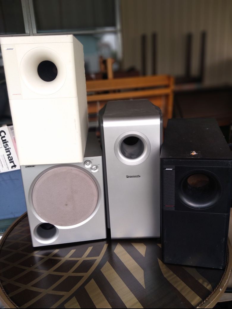 Subwoofer Bose and speakers $60 each