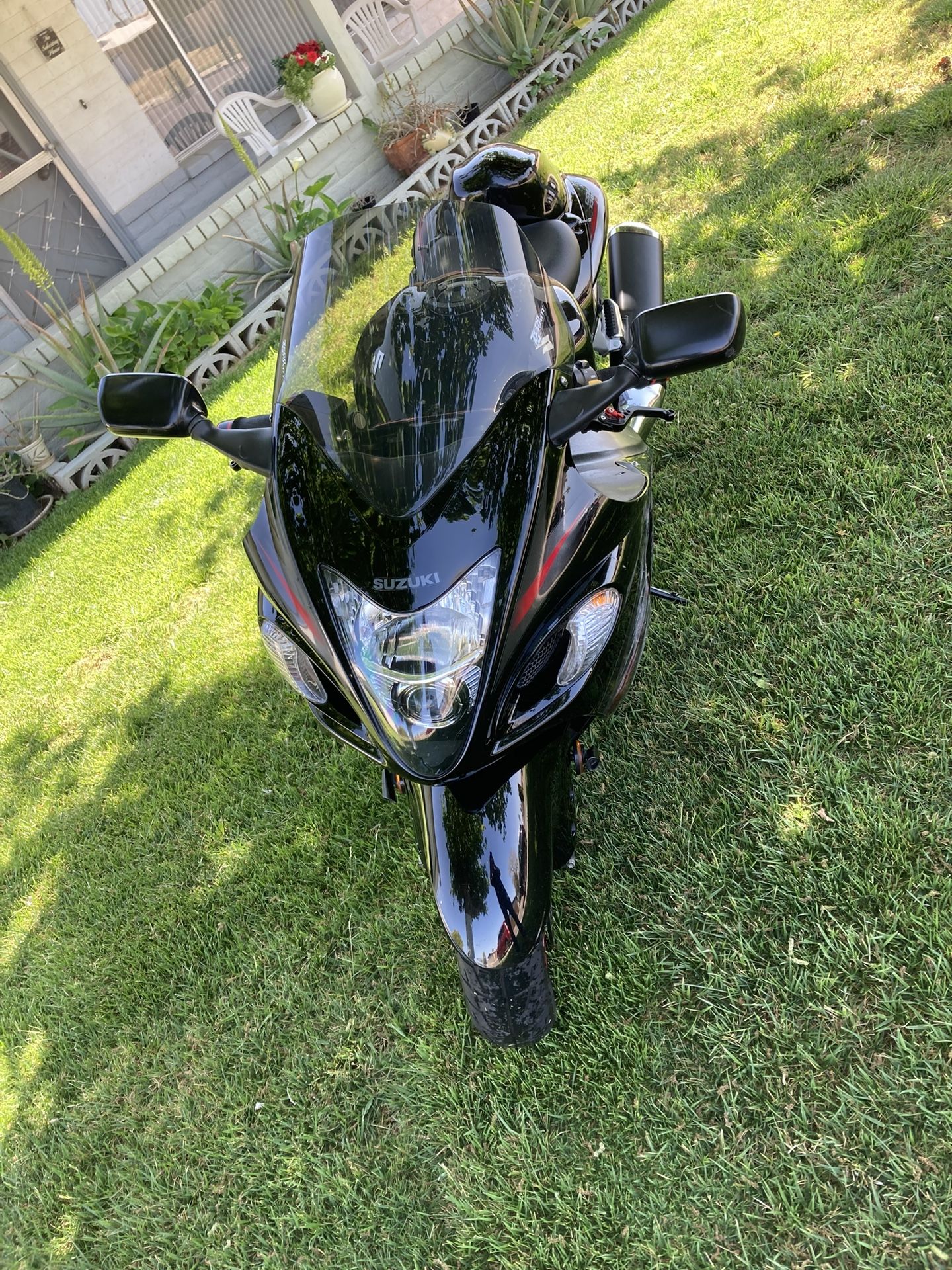 12 BUSA LE