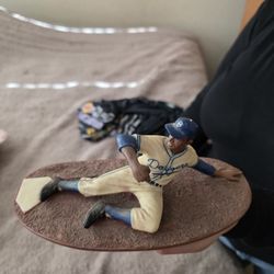 2005 JACKIE ROBINSON DAY ACTION STATUE, LOS ANGELES DODGERS