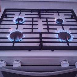 Stove/ Estufa De Gas Whirlpool ( Free Delivery 🚚
