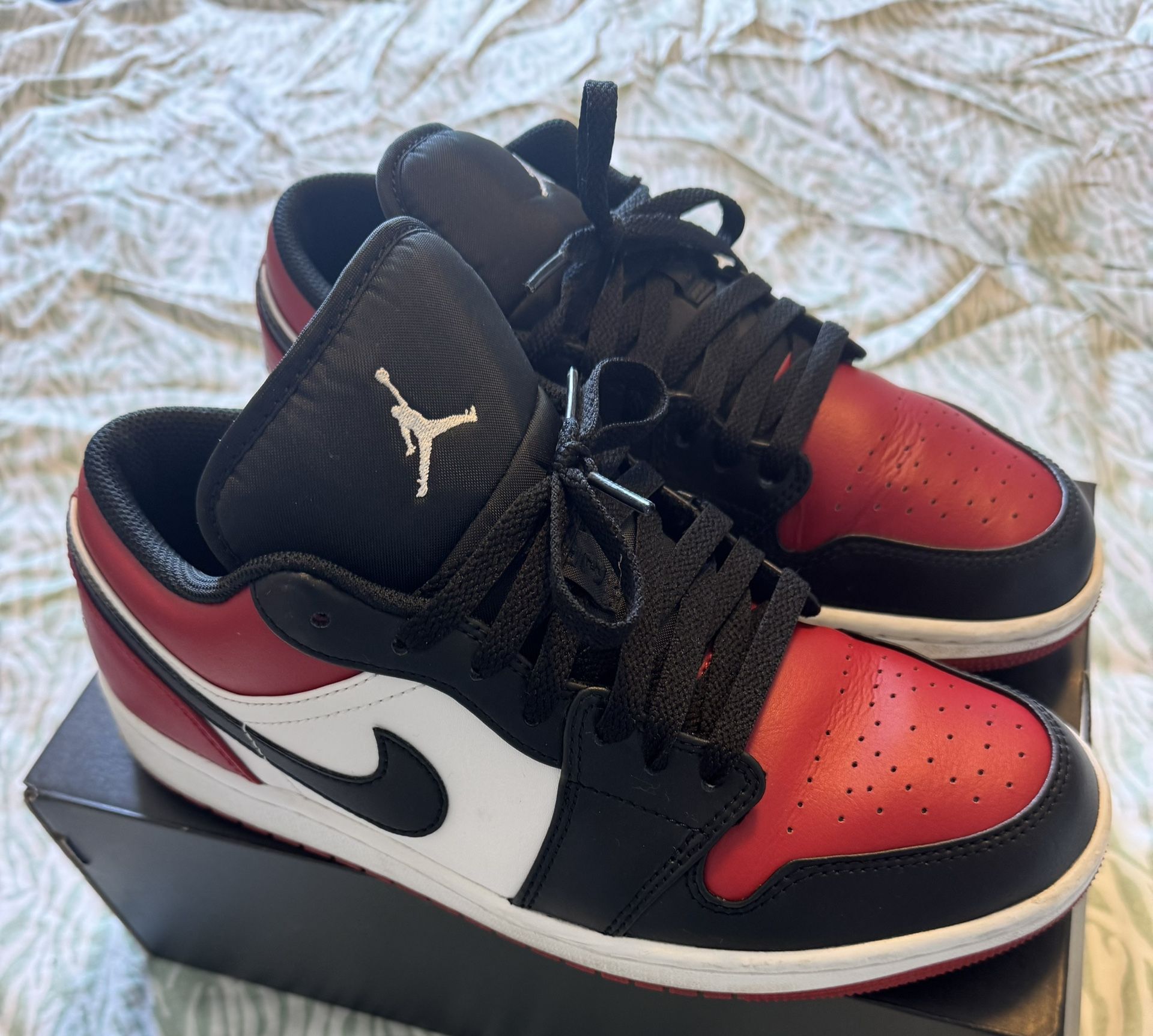 Nike Air Jordan 1 Size 8.5 Men Used Low Bred Tow 553558-612