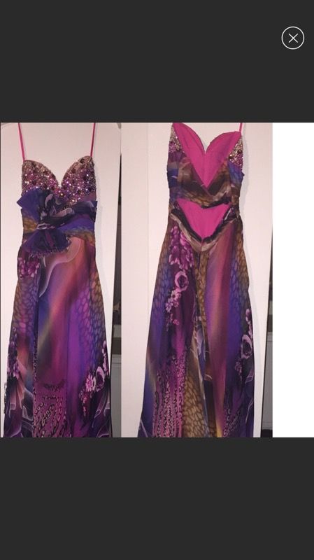 Dress perfect for any occasion One of a kind strapless dress.