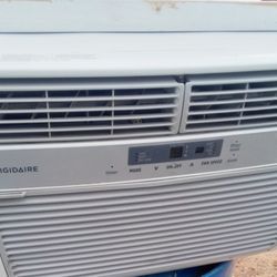 6,500 Btu Fridgidaire Window AC Unit