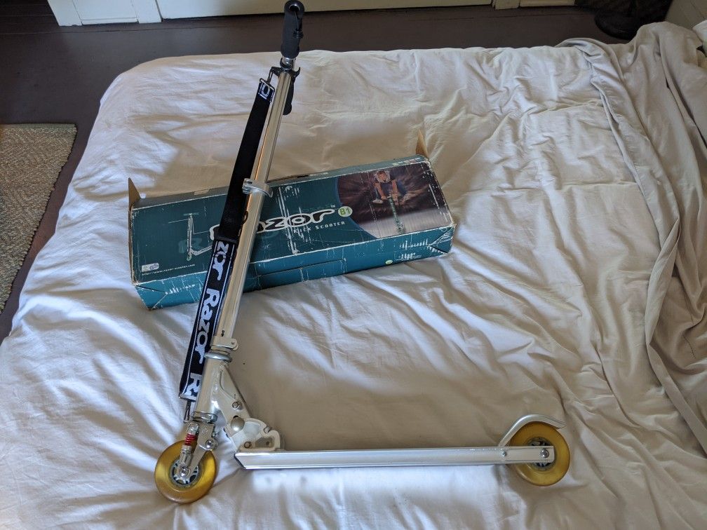 Vintage Razor B1 Scooter, Hardly Used