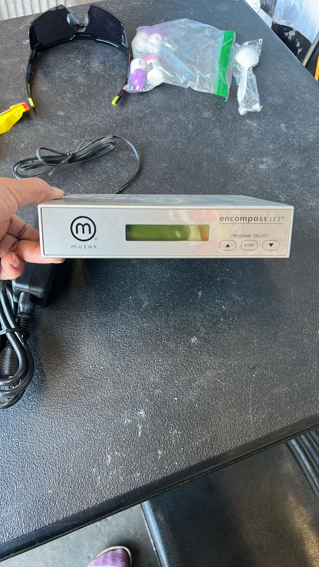 MUZAK ENCOMPASS LE WEGENER COMMUNICATIONS