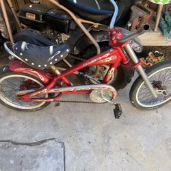 SMALL SCHWINN BIKE