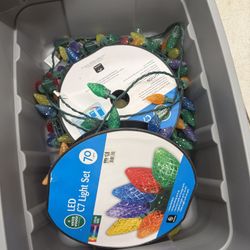 4xreels Of Christmas Lights And Hooks