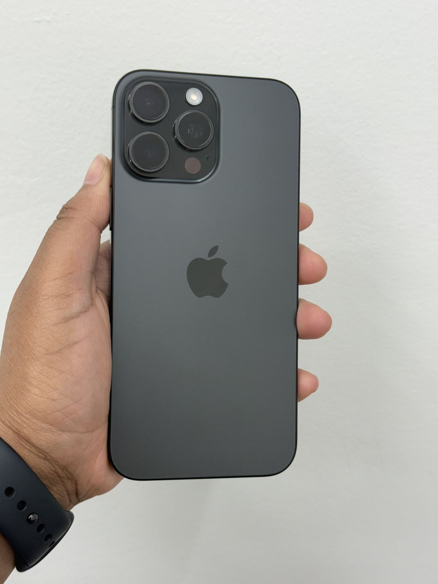iPhone 16 Pro Max 256GB| Black Titanium | Like New | T-Mobile ***Battery 100%***