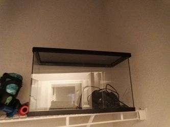 Reptile tank 10 gallon
