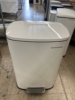 SONGMICS 13 Gallon (50 L) Trash Can Stainless Steel Step-On Pedal - White