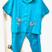 Women's Turquoise Capri Pant Suit Size 16/18