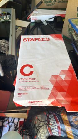Staples 8.5 x 14 legal size paper