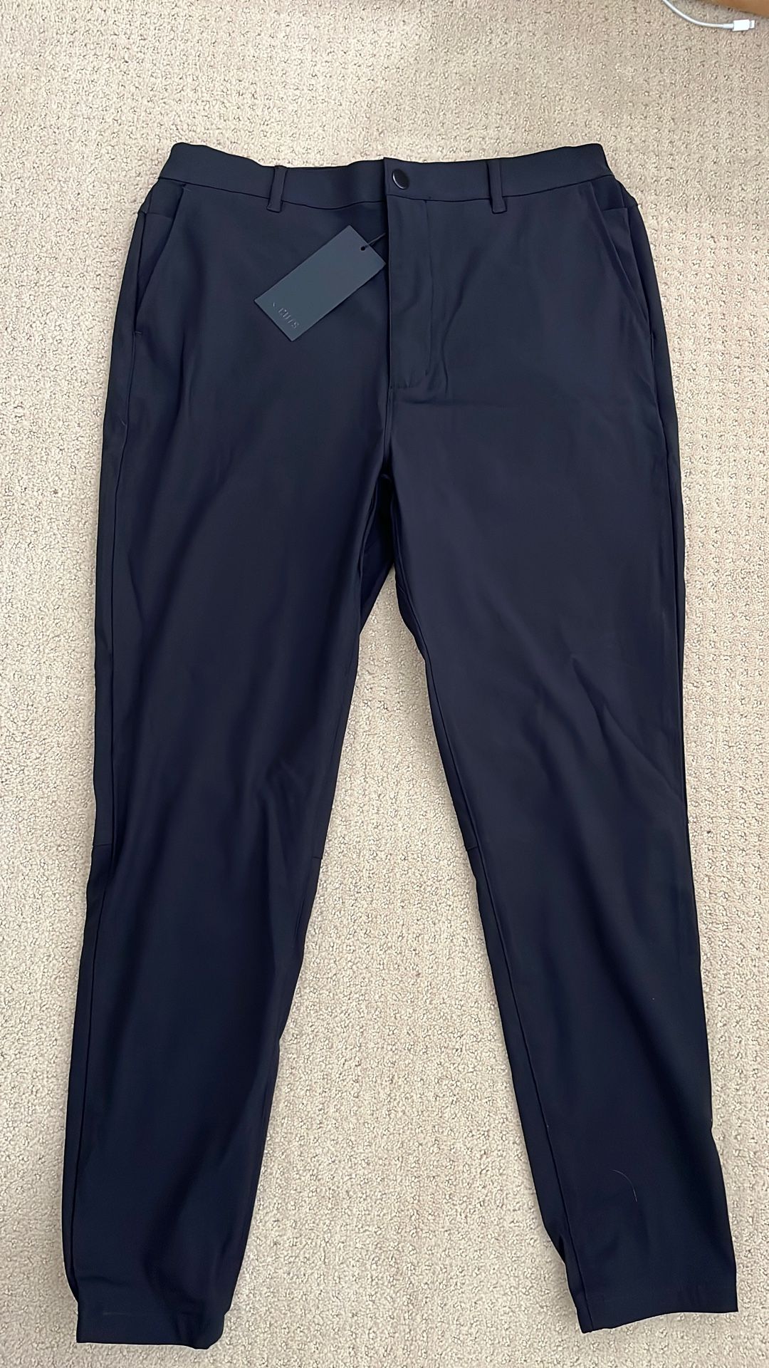 Cuts Men’s Joggers Size Large Black