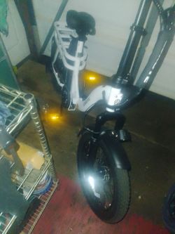Bike eléctrica SKUTE  DE 48 VL CASI NUEVA