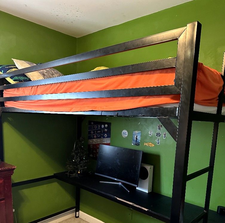 Bunk Bed, Twin Size With Desk