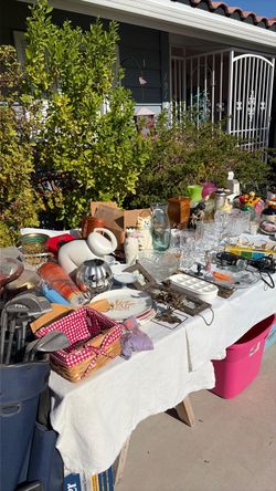 Garage sale - Beverly Green